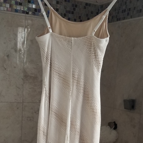 Dress - Picture 3 of 8